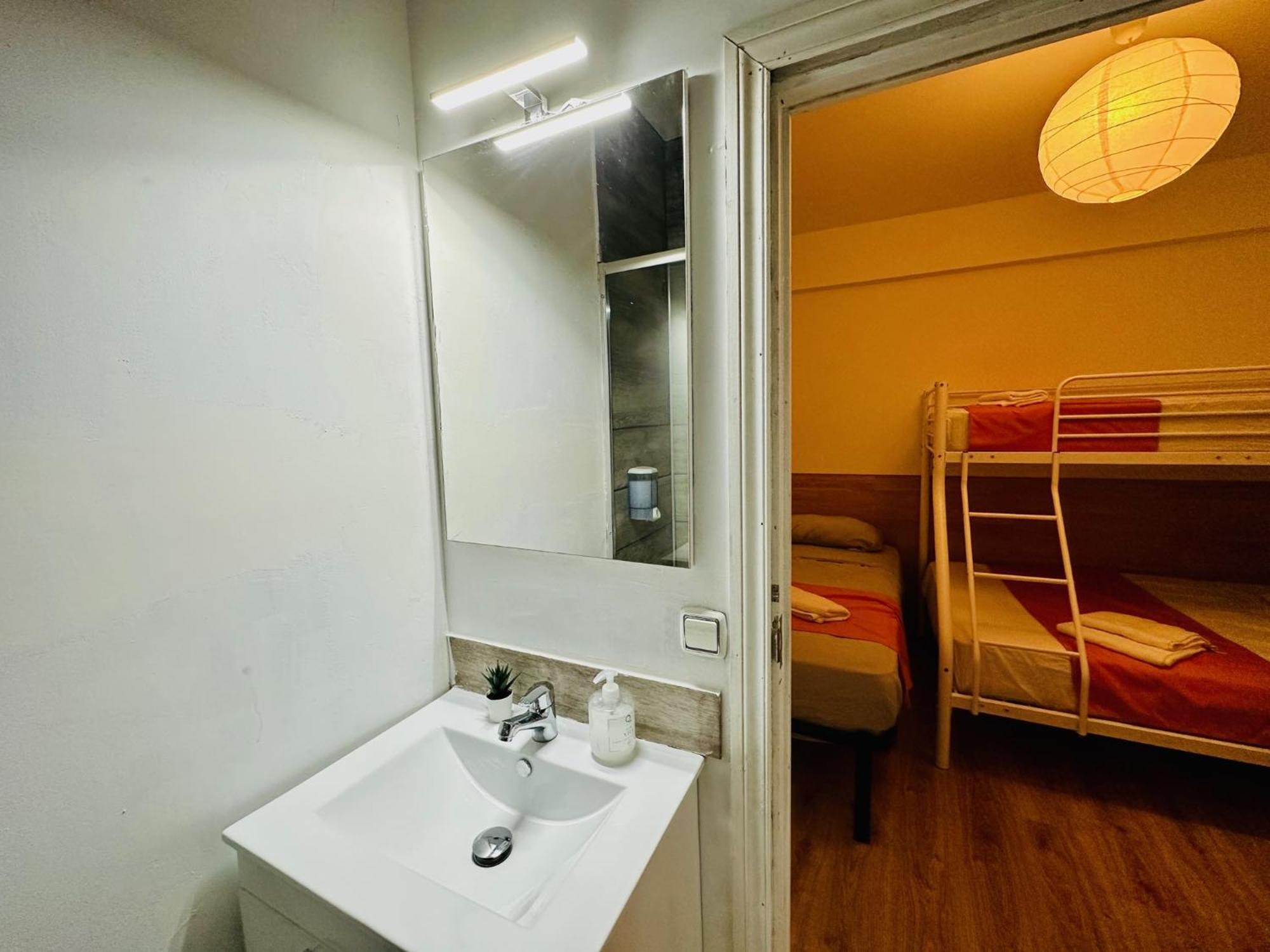 Punta Me Rooms In Madrid Downtown Extérieur photo