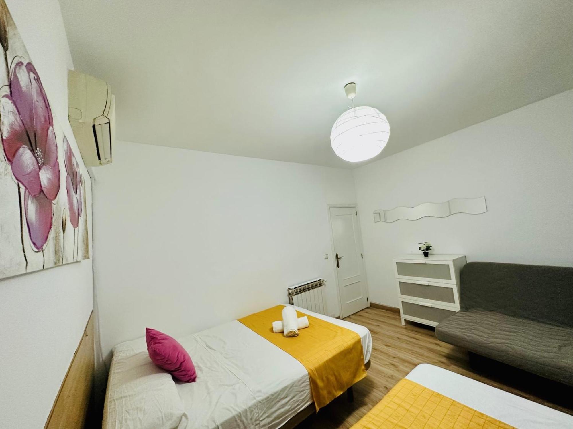 Punta Me Rooms In Madrid Downtown Extérieur photo