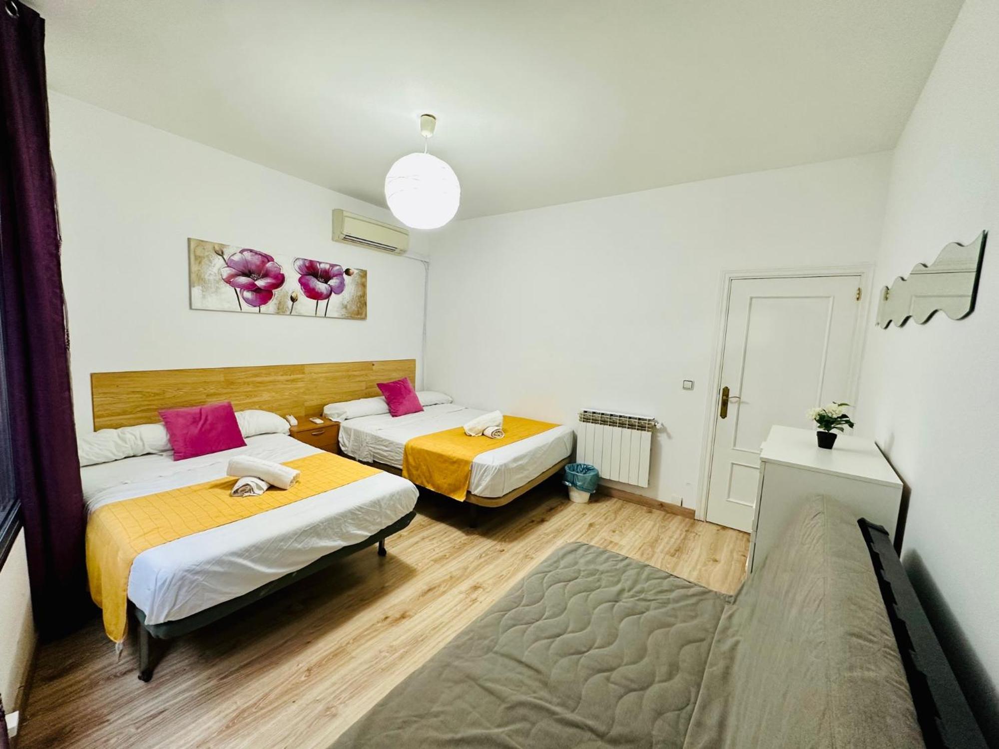 Punta Me Rooms In Madrid Downtown Extérieur photo